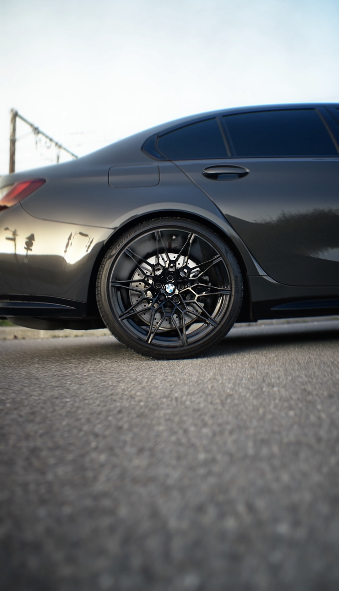 BMW M3 Corsiva — profil arrière et jante